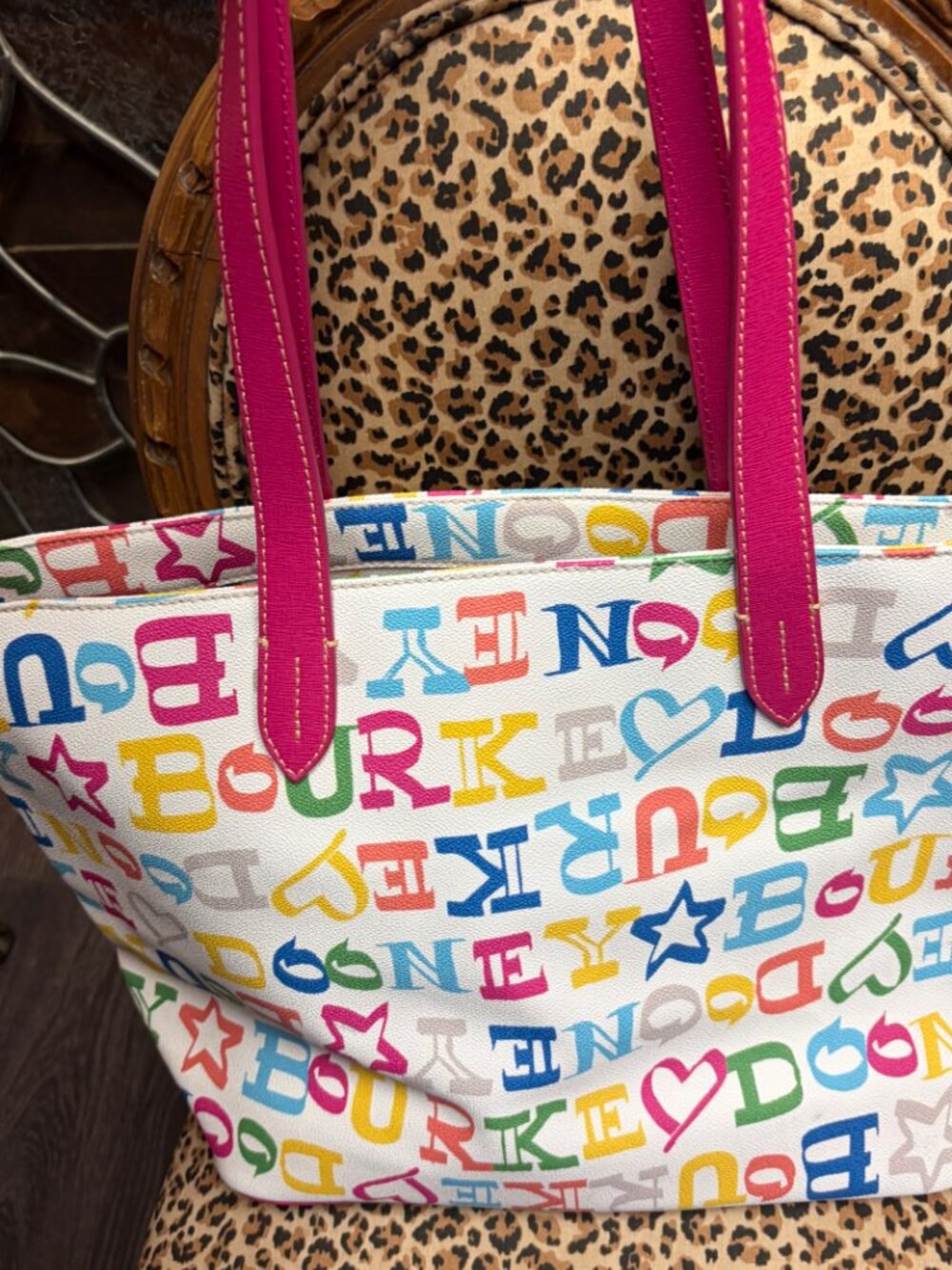 Dooney & Bourke Multicolor Doodle Tote Bag White Hot Pink Hearts Stars - Picture 4 of 6